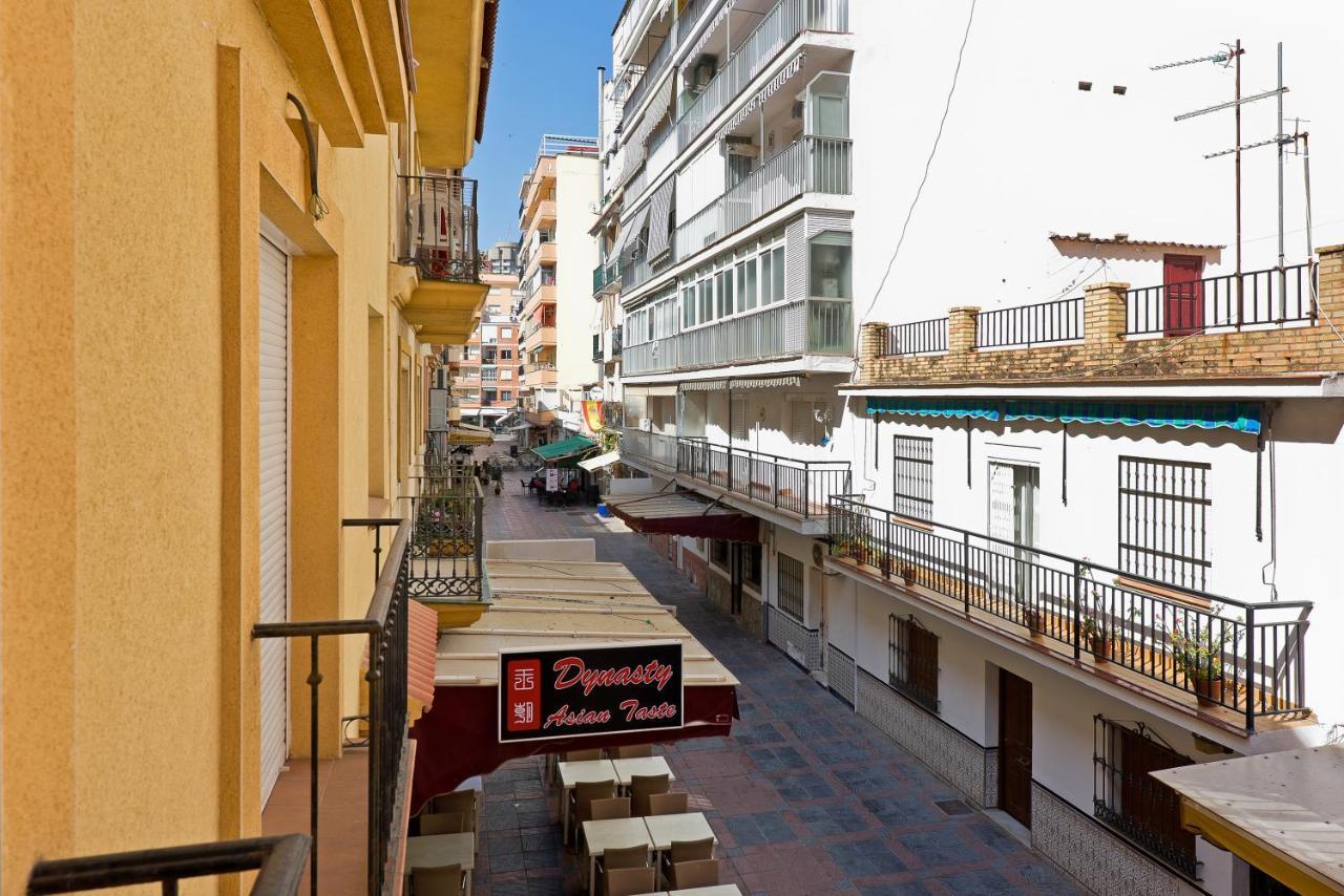 Relaxing Beach Apartment In Fuengirola Parking المظهر الخارجي الصورة
