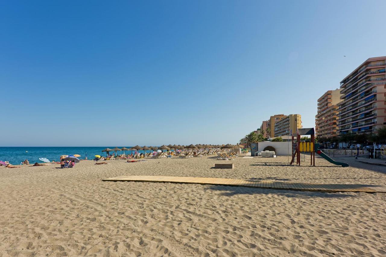 Relaxing Beach Apartment In Fuengirola Parking المظهر الخارجي الصورة