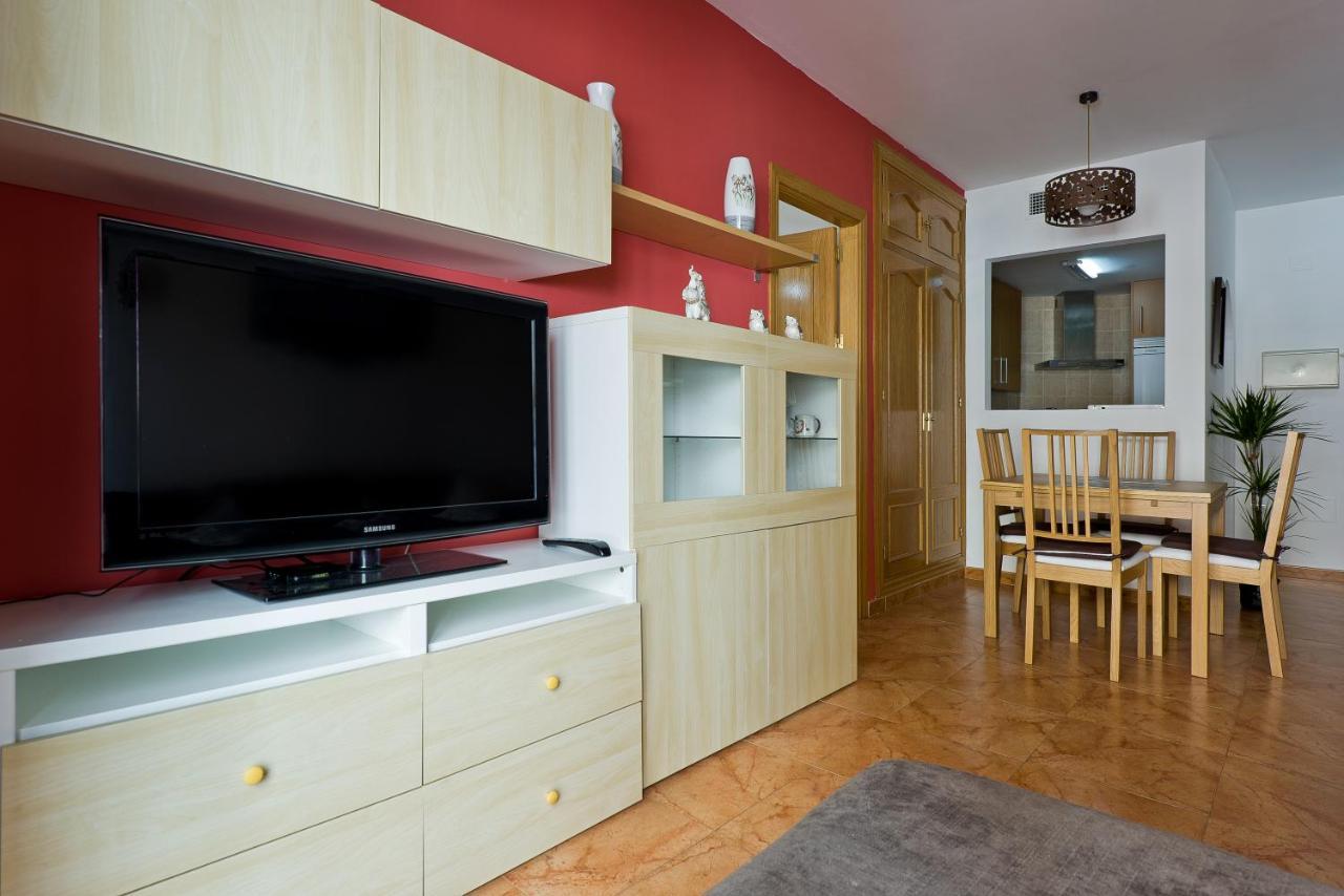 Relaxing Beach Apartment In Fuengirola Parking المظهر الخارجي الصورة